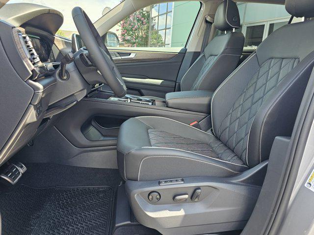new 2025 Volkswagen Atlas car, priced at $52,856
