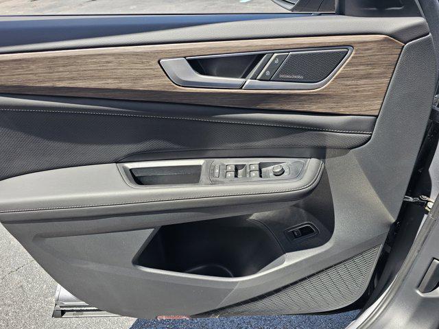 new 2025 Volkswagen Atlas car, priced at $52,856