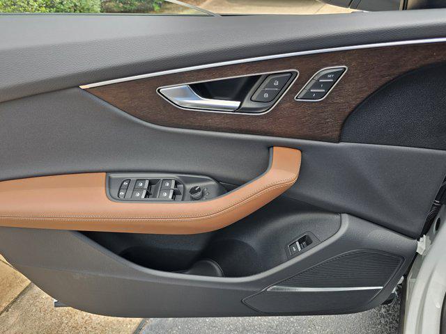 new 2025 Audi Q8 car, priced at $84,320