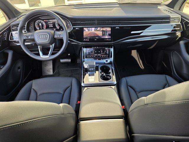 new 2025 Audi Q7 car, priced at $72,204