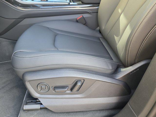 new 2025 Audi Q7 car, priced at $72,204