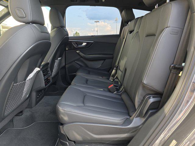 new 2025 Audi Q7 car, priced at $72,204