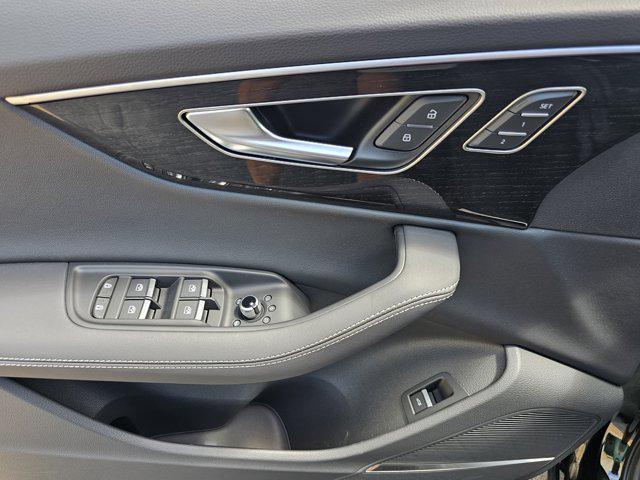 new 2025 Audi Q7 car, priced at $84,355