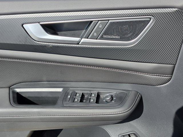 new 2025 Volkswagen Atlas Cross Sport car, priced at $55,746
