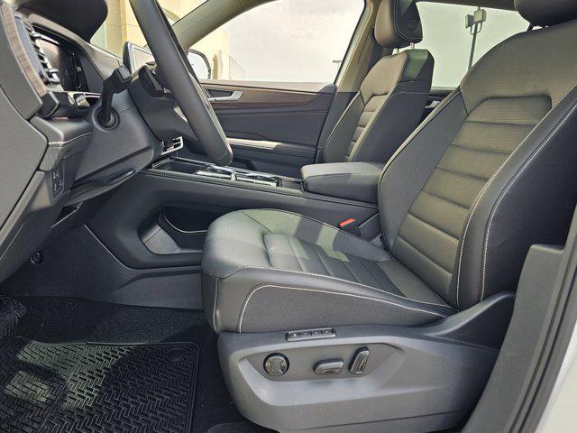 new 2025 Volkswagen Atlas car, priced at $51,501