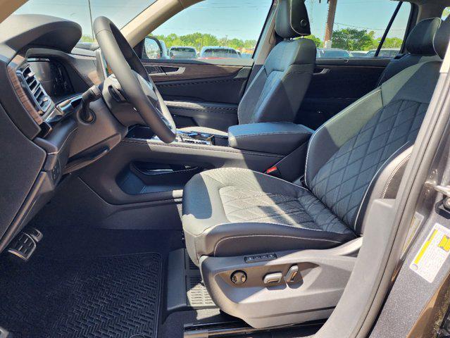 new 2025 Volkswagen Atlas car, priced at $56,551