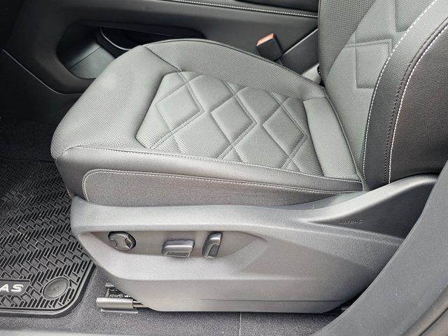 new 2025 Volkswagen Atlas car, priced at $45,051