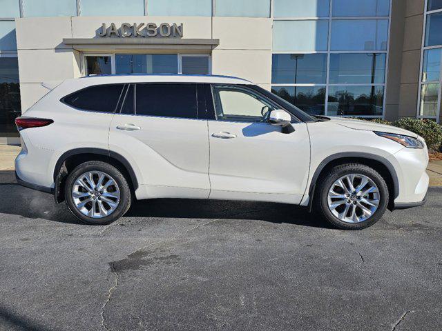 used 2020 Toyota Highlander car, priced at $31,995