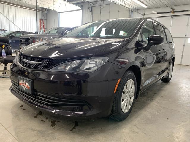 used 2018 Chrysler Pacifica car, priced at $13,800