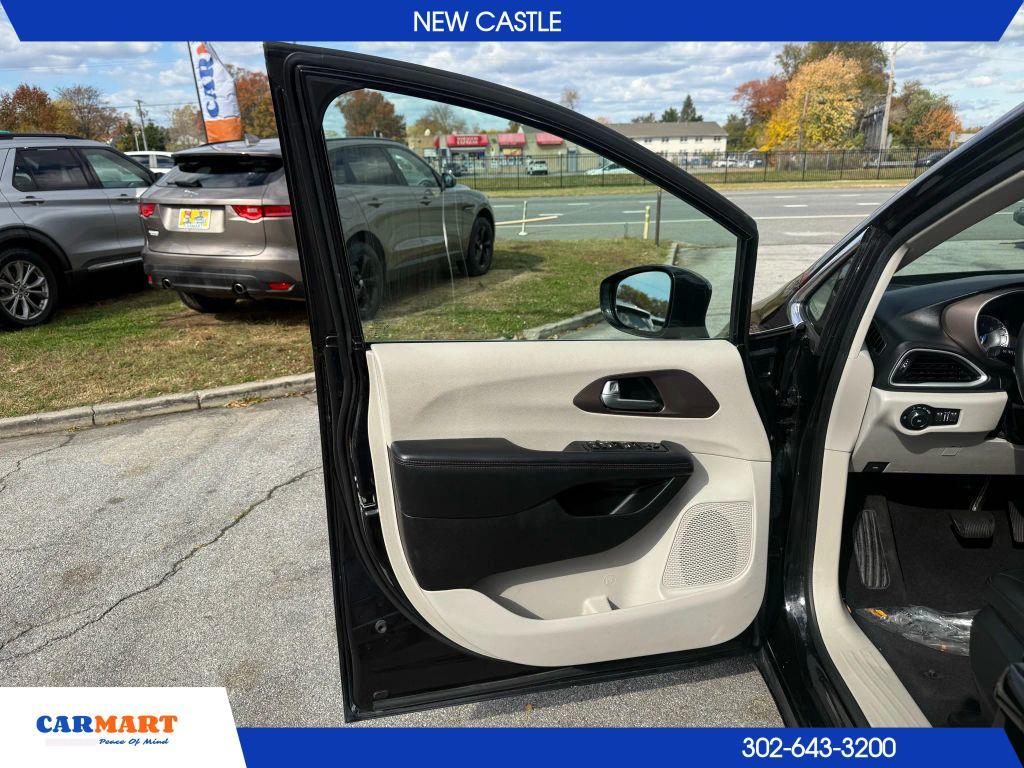 used 2018 Chrysler Pacifica car, priced at $14,164