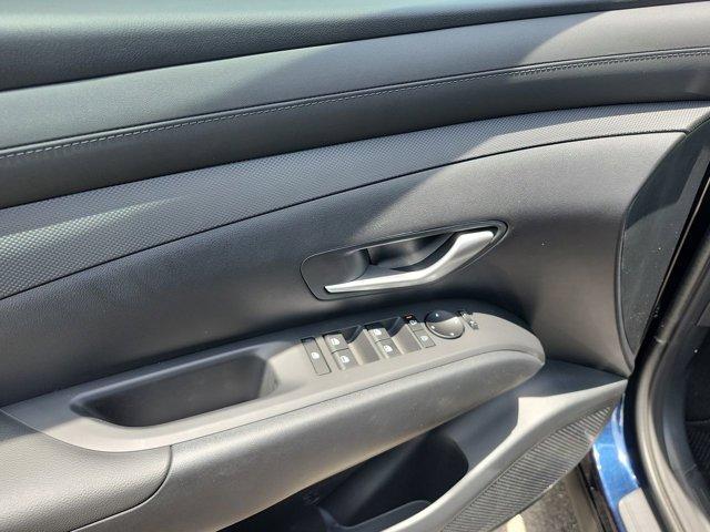 new 2025 Hyundai TUCSON Hybrid car, priced at $33,421