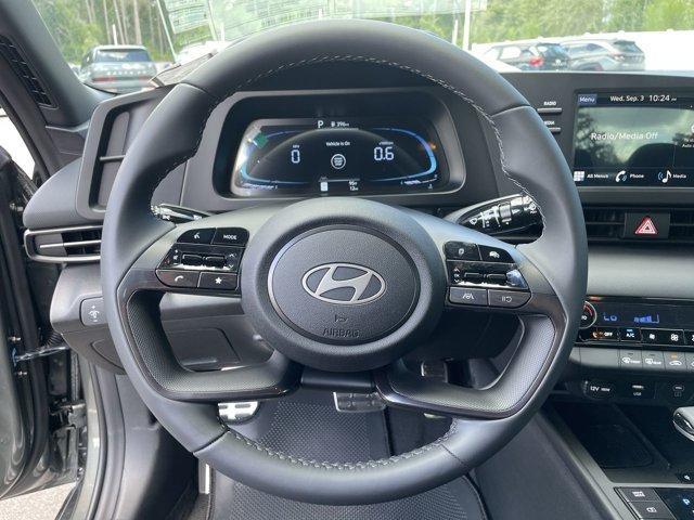 new 2025 Hyundai Elantra car, priced at $22,424