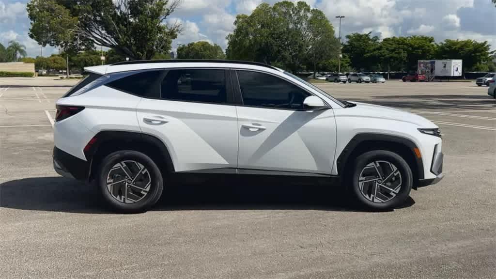 new 2025 Hyundai Tucson Hybrid car, priced at $34,643