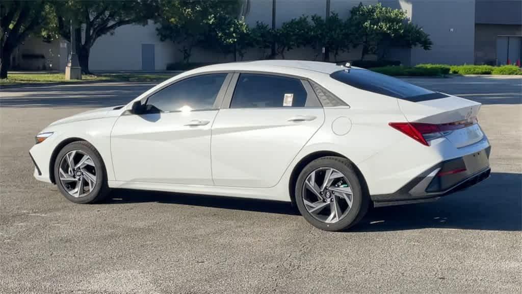 new 2025 Hyundai Elantra car, priced at $26,702