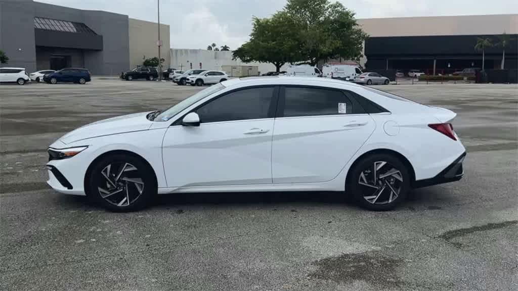 new 2025 Hyundai Elantra car, priced at $26,921