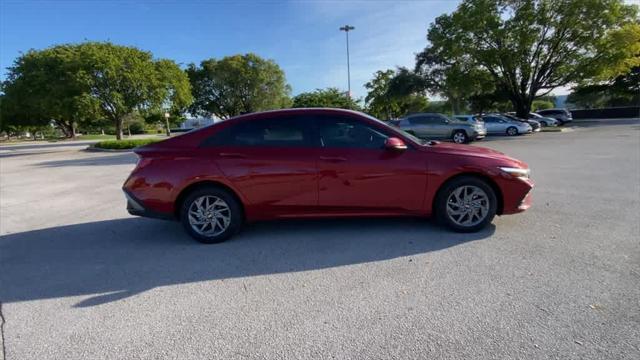 new 2024 Hyundai Elantra HEV car, priced at $27,300