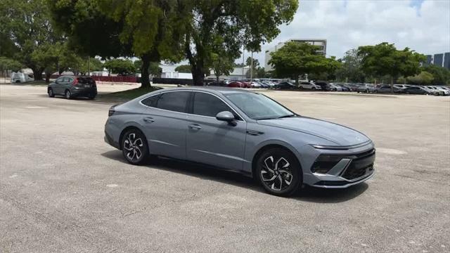 new 2024 Hyundai Sonata car, priced at $28,004