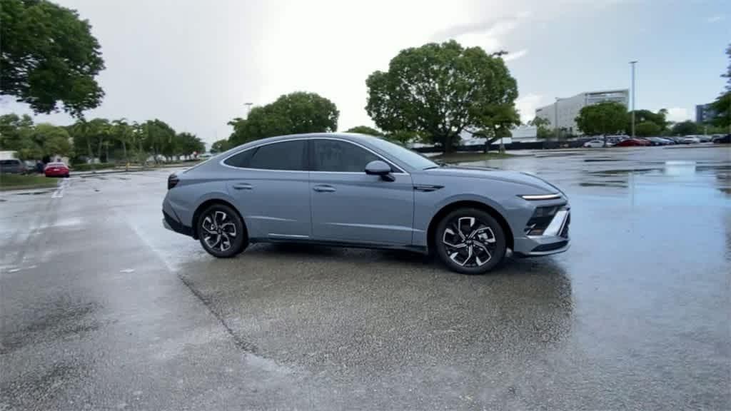 new 2024 Hyundai Sonata car, priced at $28,095