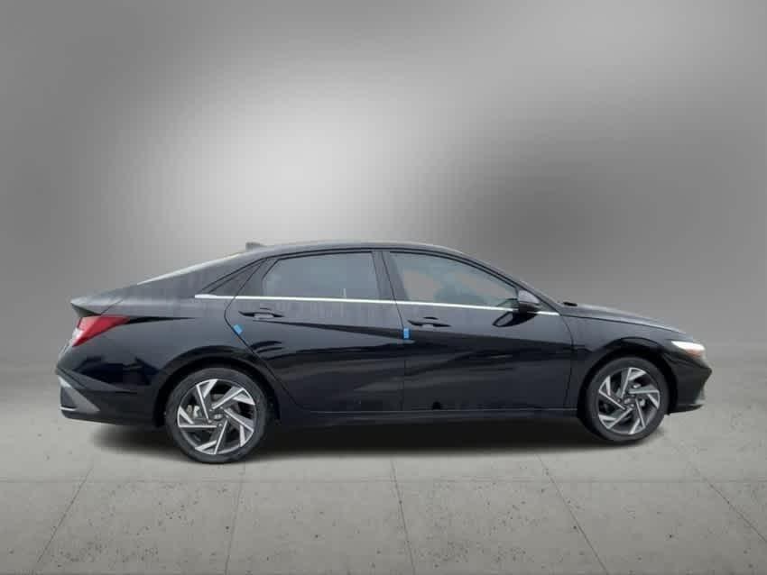new 2024 Hyundai Elantra HEV car, priced at $31,135
