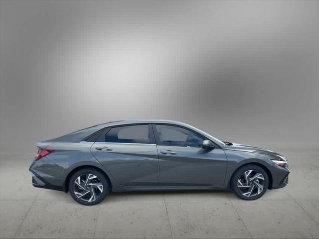 new 2024 Hyundai Elantra car, priced at $27,878