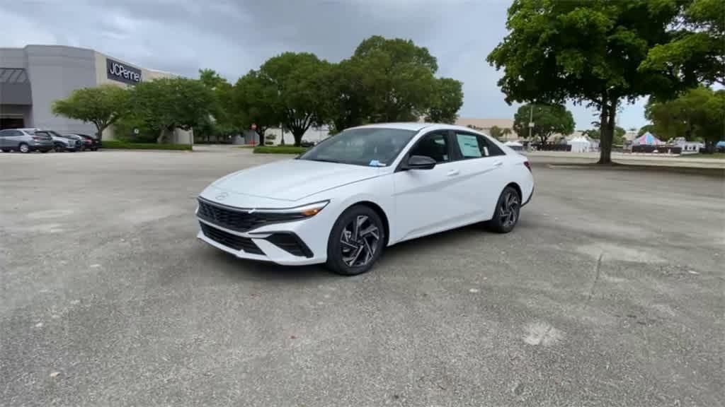 new 2025 Hyundai Elantra car, priced at $24,423