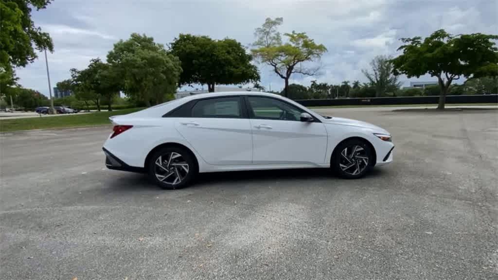 new 2025 Hyundai Elantra car, priced at $24,423