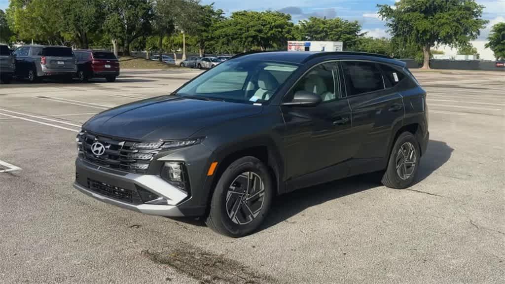 new 2025 Hyundai Tucson Hybrid car, priced at $34,191