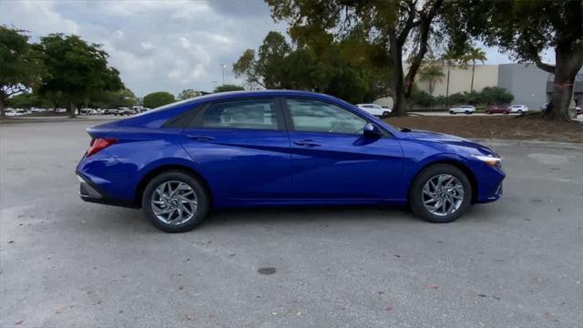 new 2025 Hyundai Elantra HEV car, priced at $26,167