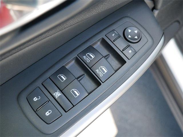 used 2022 Jeep Cherokee car, priced at $23,424