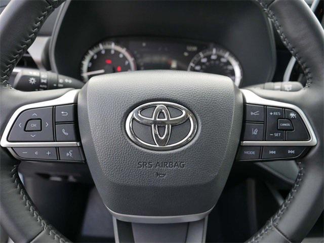 used 2024 Toyota Highlander car, priced at $39,998