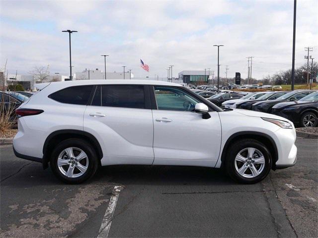 used 2024 Toyota Highlander car, priced at $39,998