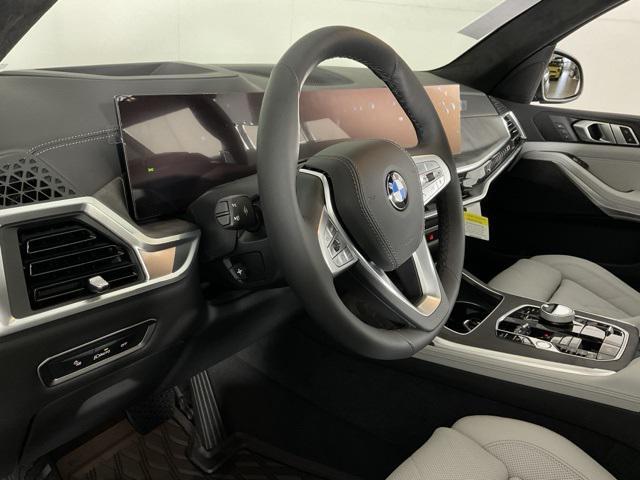 new 2025 BMW X7 car, priced at $87,450