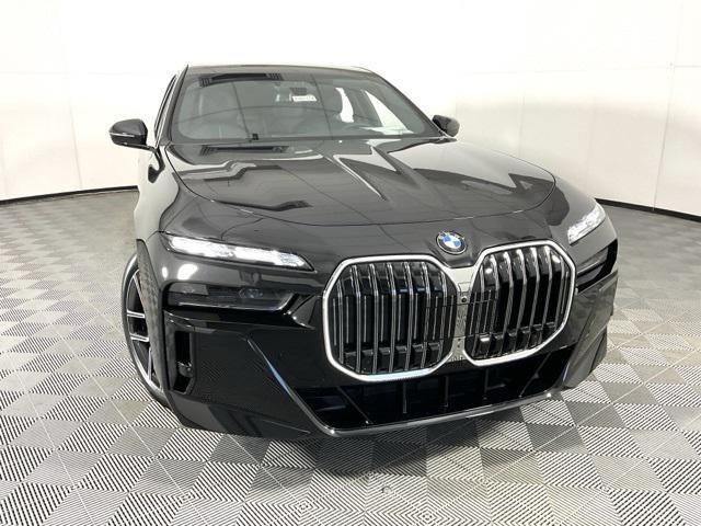 new 2025 BMW 760 car, priced at $133,875