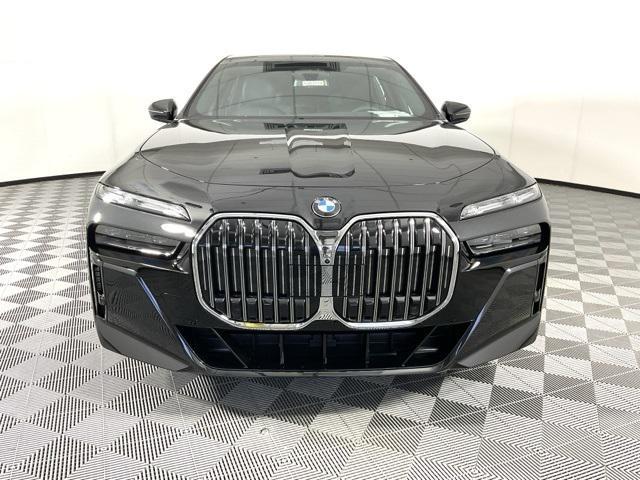 new 2025 BMW 760 car, priced at $133,875