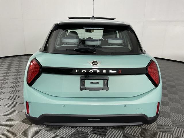 new 2025 MINI Hardtop car, priced at $38,295