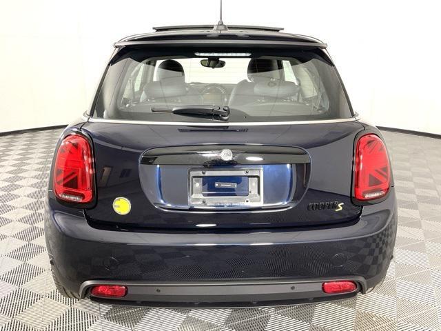 new 2024 MINI Hardtop car, priced at $37,695