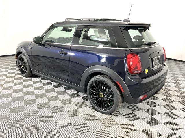 new 2024 MINI Hardtop car, priced at $37,695