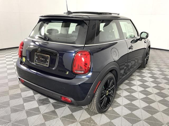 new 2024 MINI Hardtop car, priced at $37,695