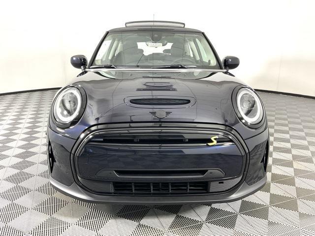 new 2024 MINI Hardtop car, priced at $37,695