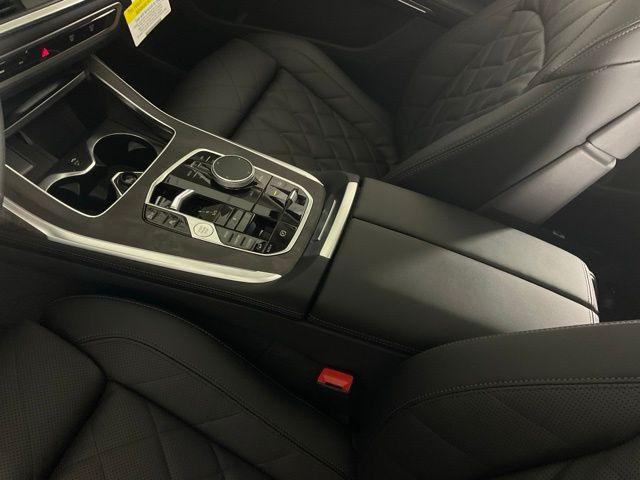 new 2026 BMW X7 car, priced at $90,465