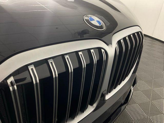 new 2026 BMW X7 car, priced at $90,465