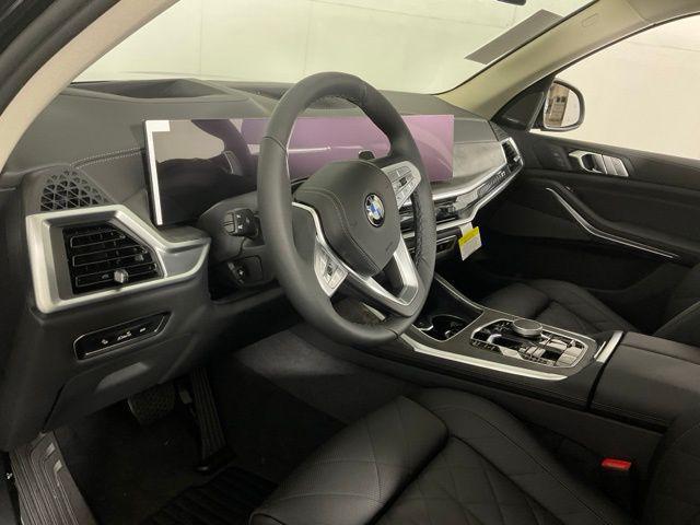 new 2026 BMW X7 car, priced at $90,465