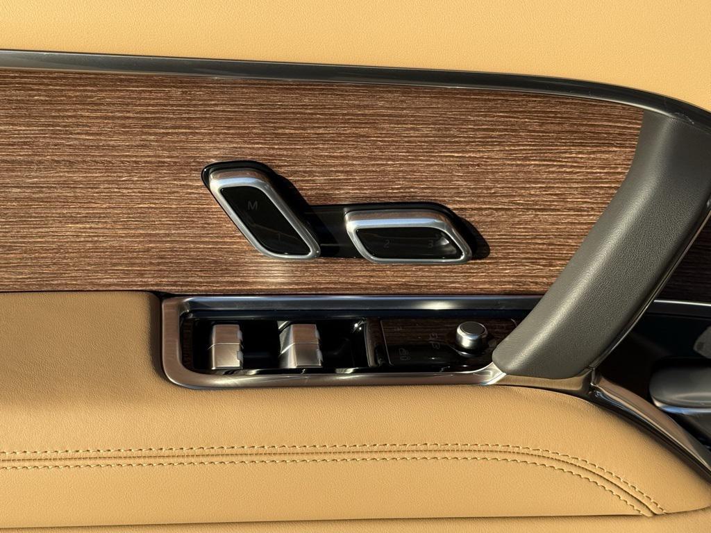 new 2025 Land Rover Range Rover car, priced at $129,550