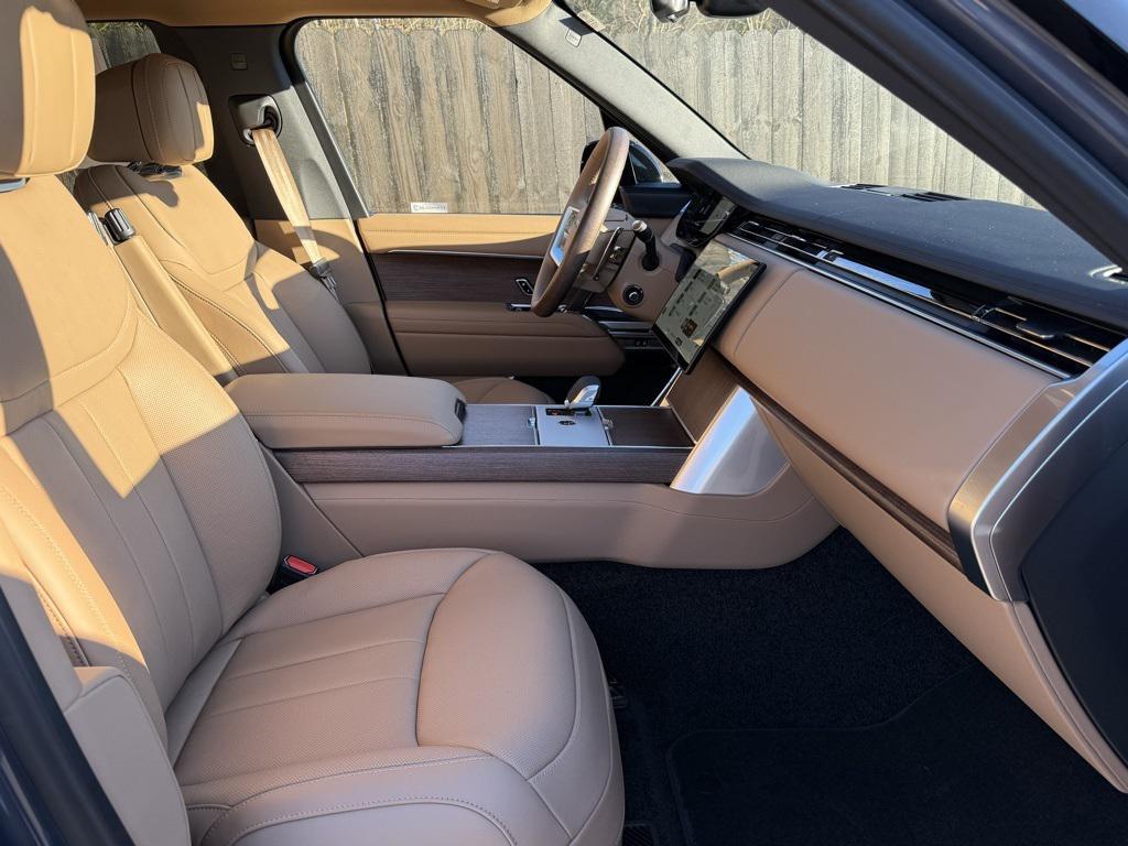 new 2025 Land Rover Range Rover car, priced at $129,550