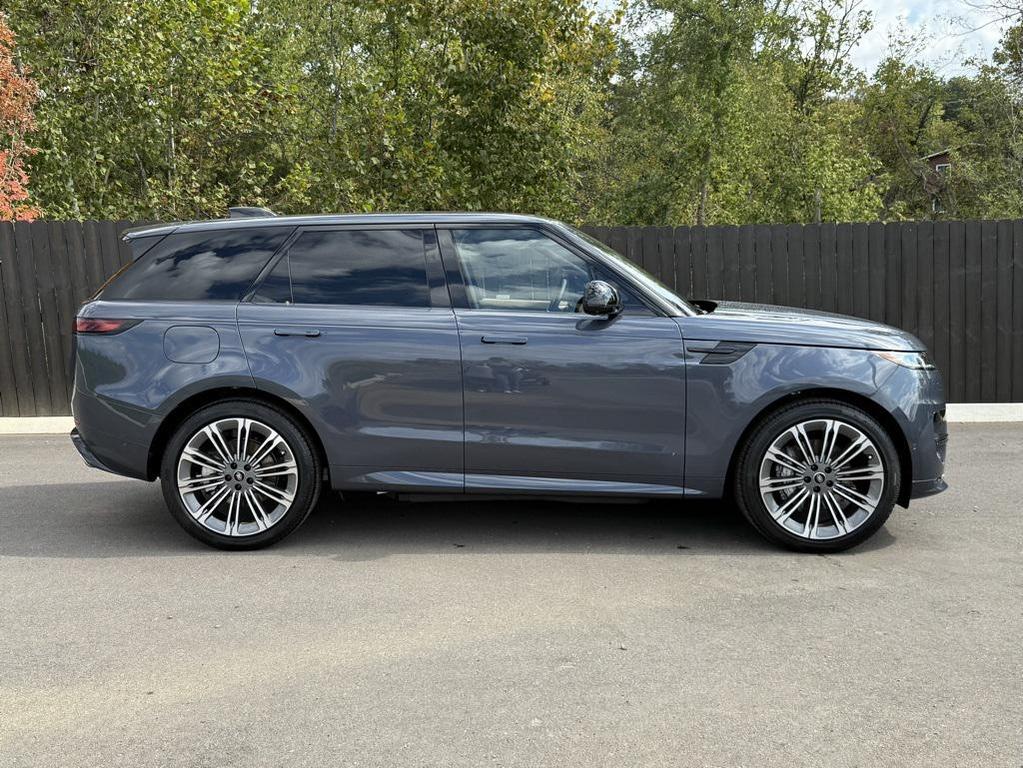 new 2025 Land Rover Range Rover Sport car, priced at $104,715