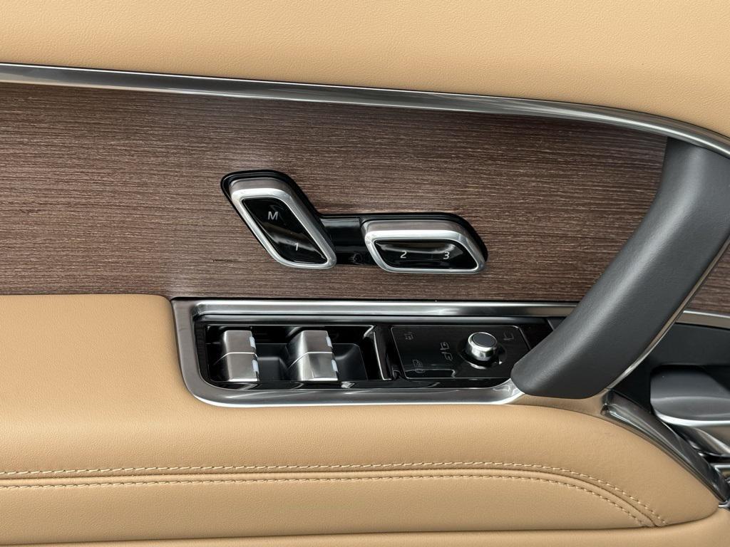 new 2025 Land Rover Range Rover car, priced at $121,480