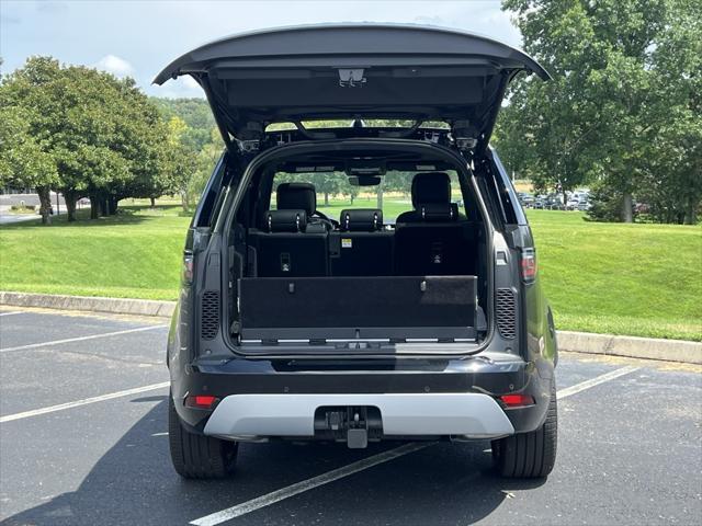 new 2024 Land Rover Discovery car, priced at $88,038