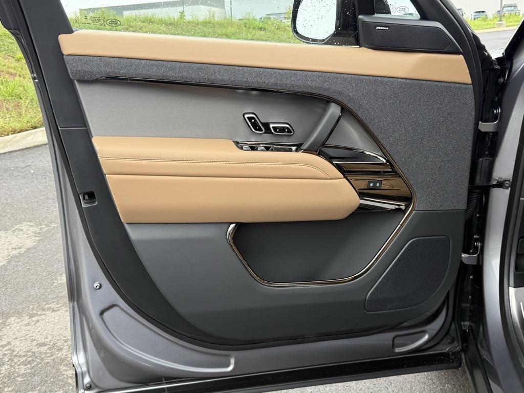 new 2025 Land Rover Range Rover Sport car, priced at $93,640