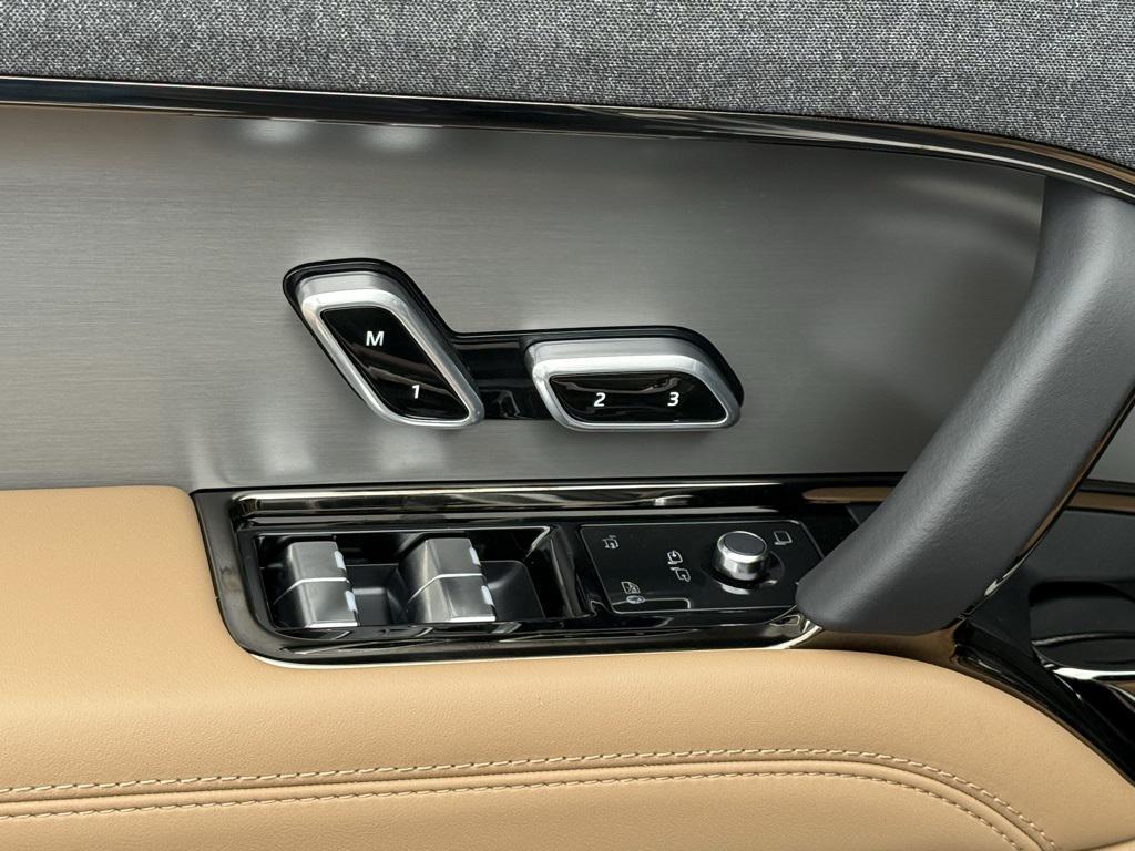 new 2025 Land Rover Range Rover Sport car, priced at $93,640