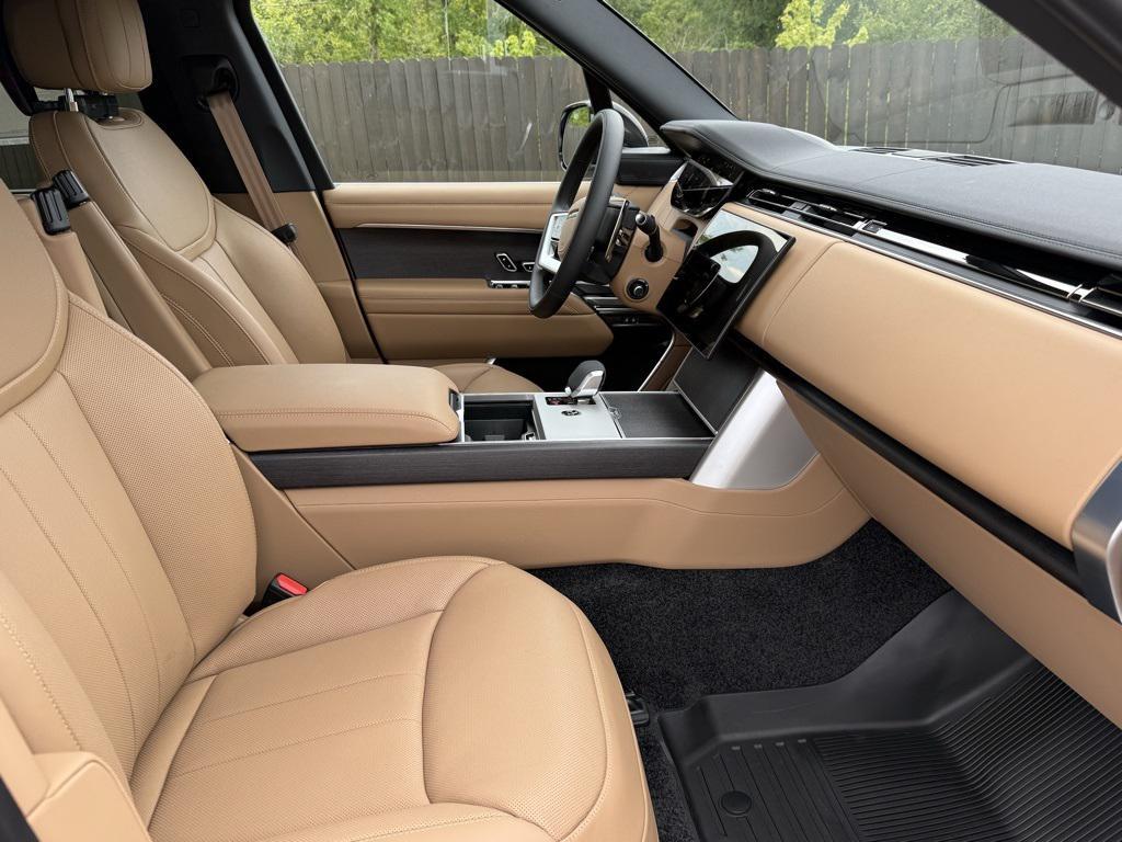 new 2025 Land Rover Range Rover car, priced at $131,325